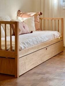 CAMA MAJA